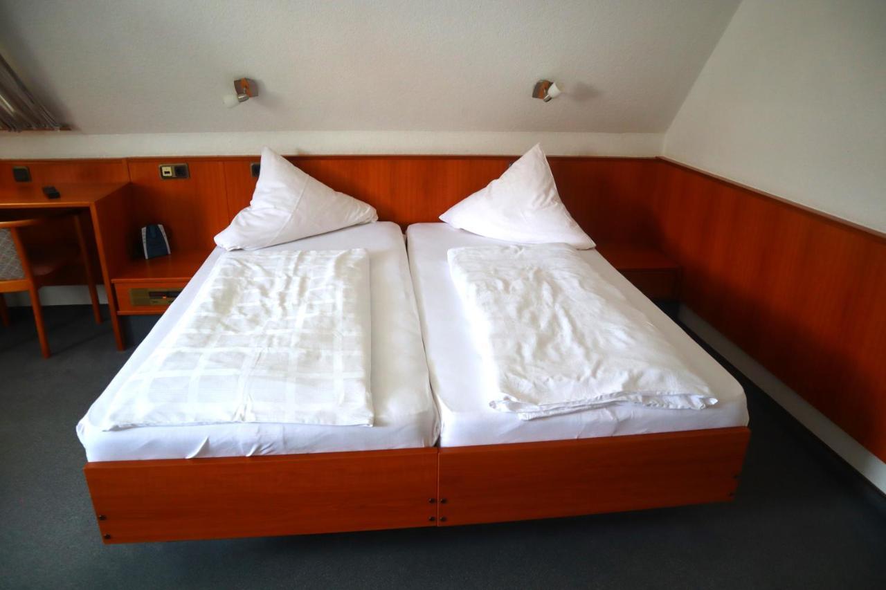 Pension Zur Harburg Hotel Uslar Ngoại thất bức ảnh