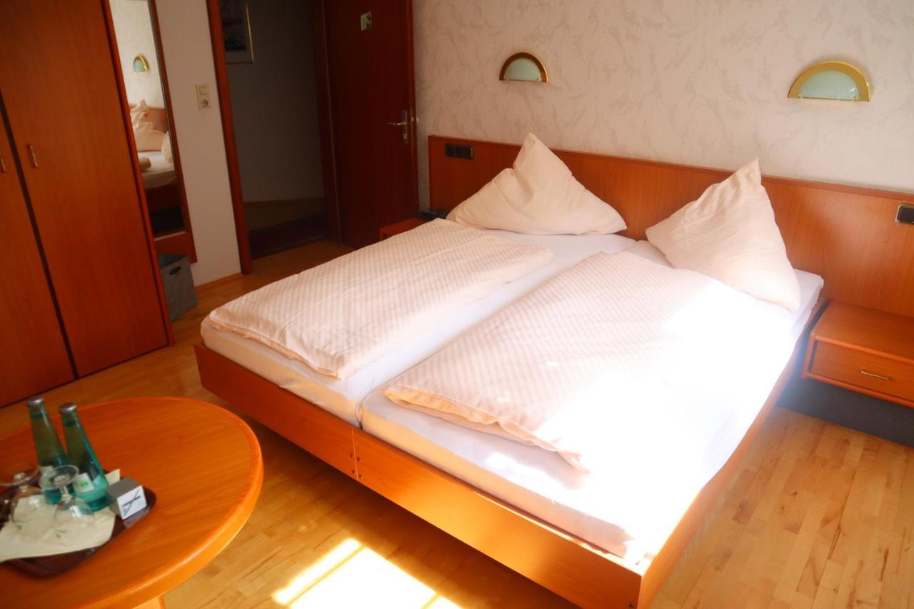 Pension Zur Harburg Hotel Uslar Ngoại thất bức ảnh