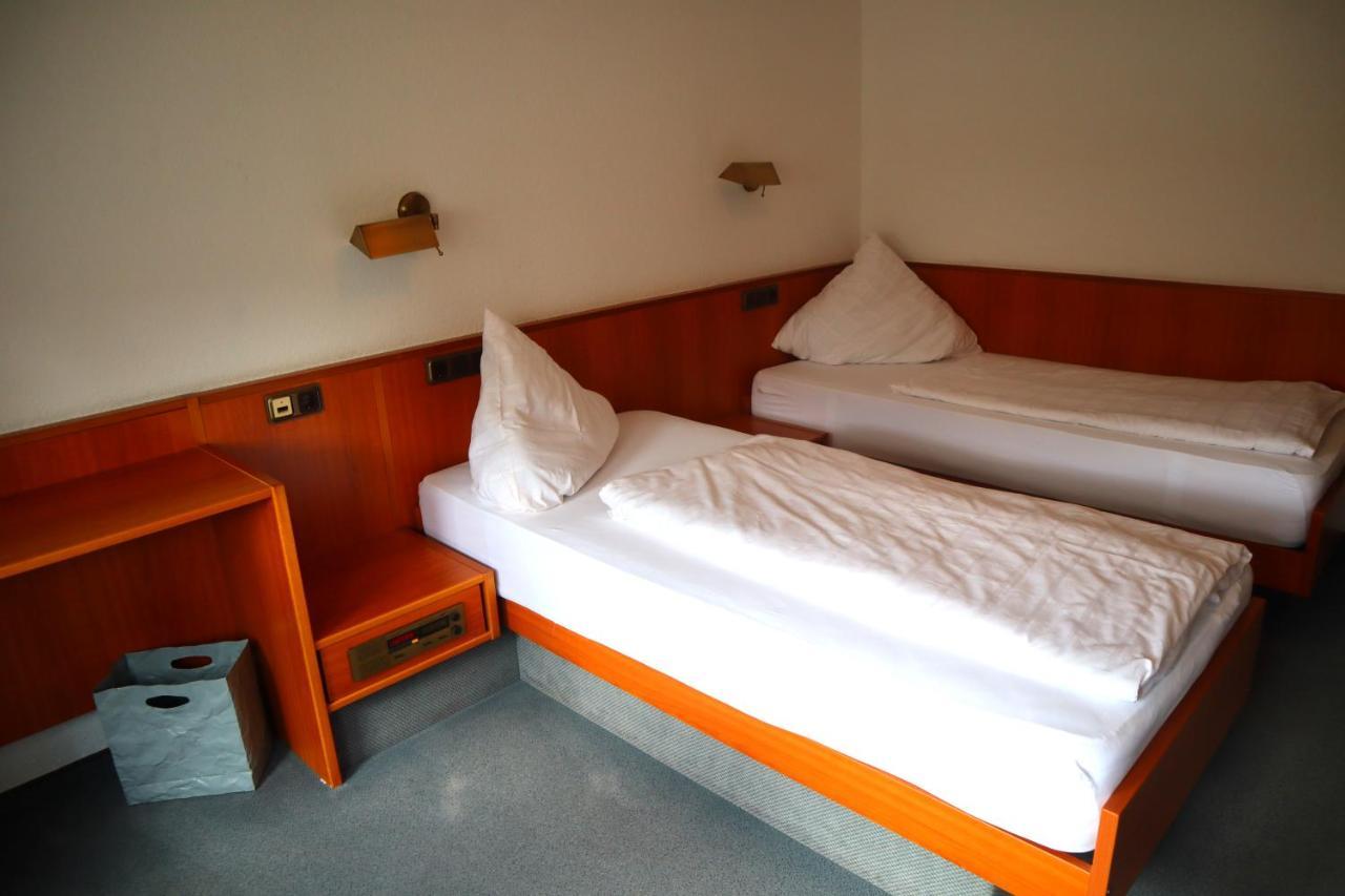 Pension Zur Harburg Hotel Uslar Ngoại thất bức ảnh